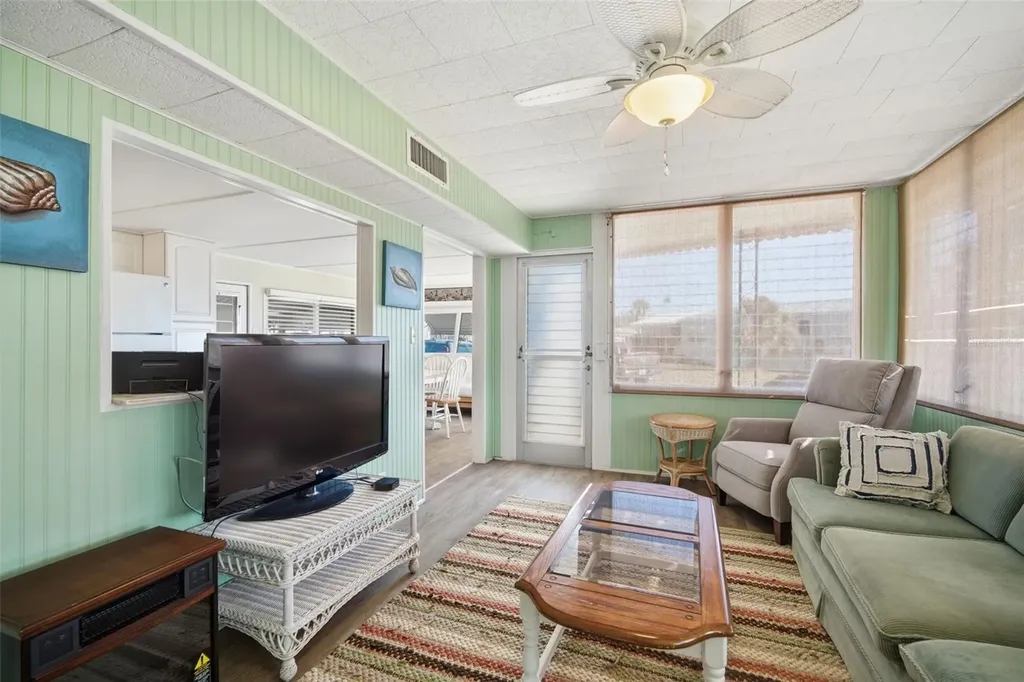 4851 W Gandy Boulevard Tampa FL 33611