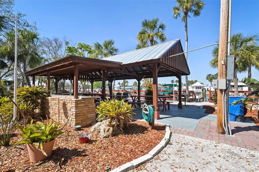 4851 W Gandy Boulevard Tampa FL 33611