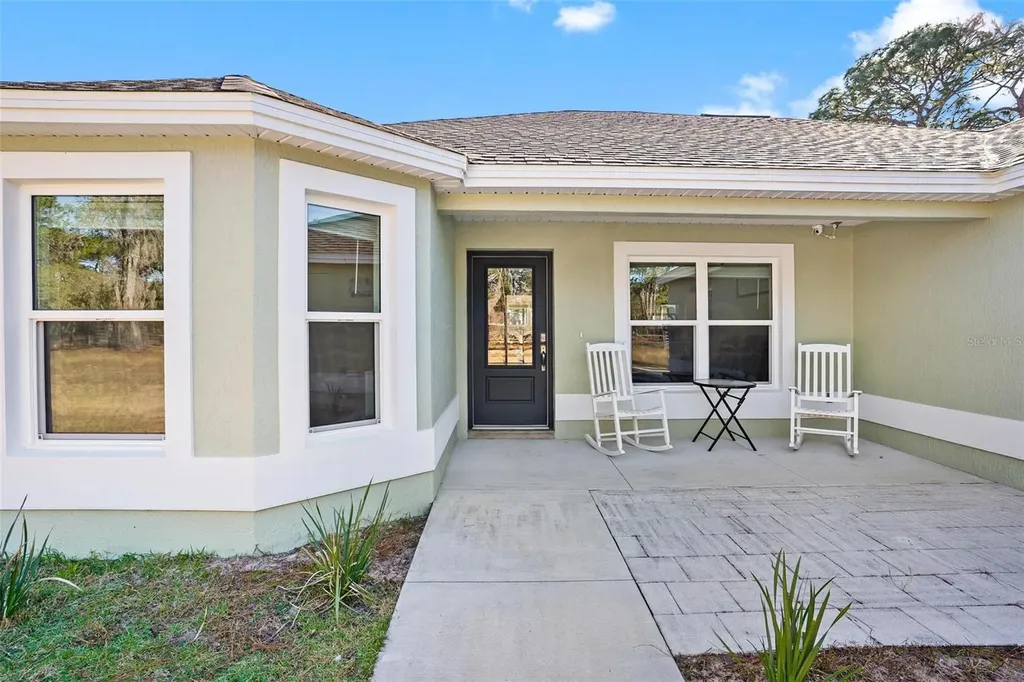 2495 County Road 245d Oxford FL 34484