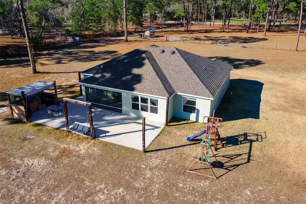 2495 County Road 245d Oxford FL 34484