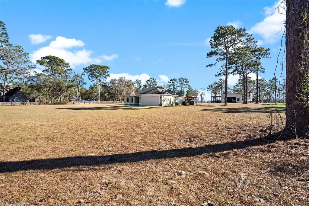 2495 County Road 245d Oxford FL 34484