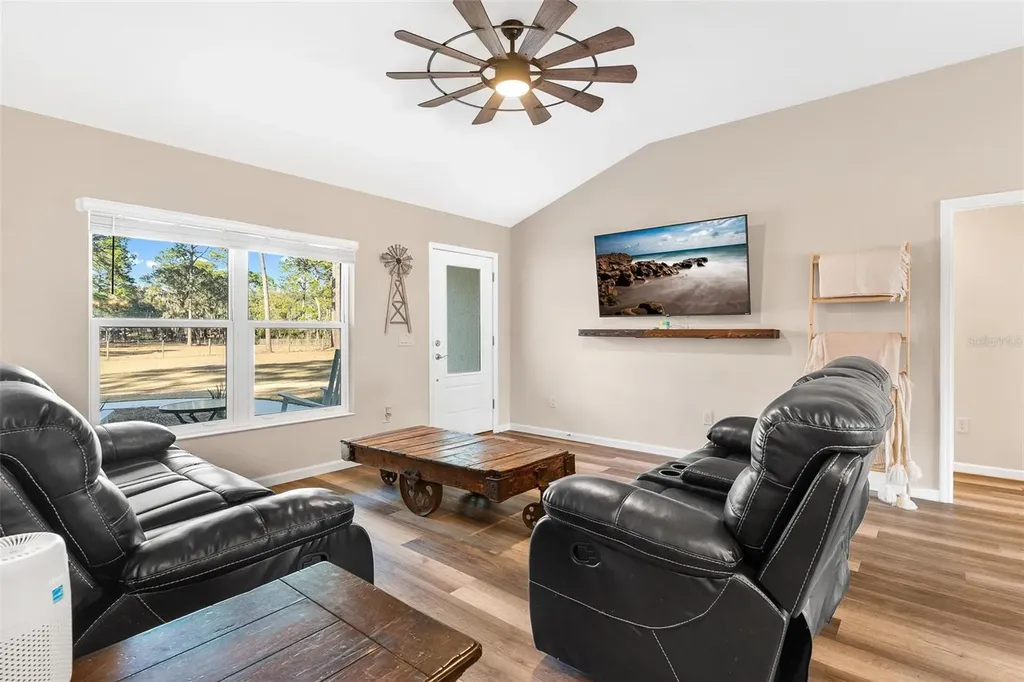 2495 County Road 245d Oxford FL 34484