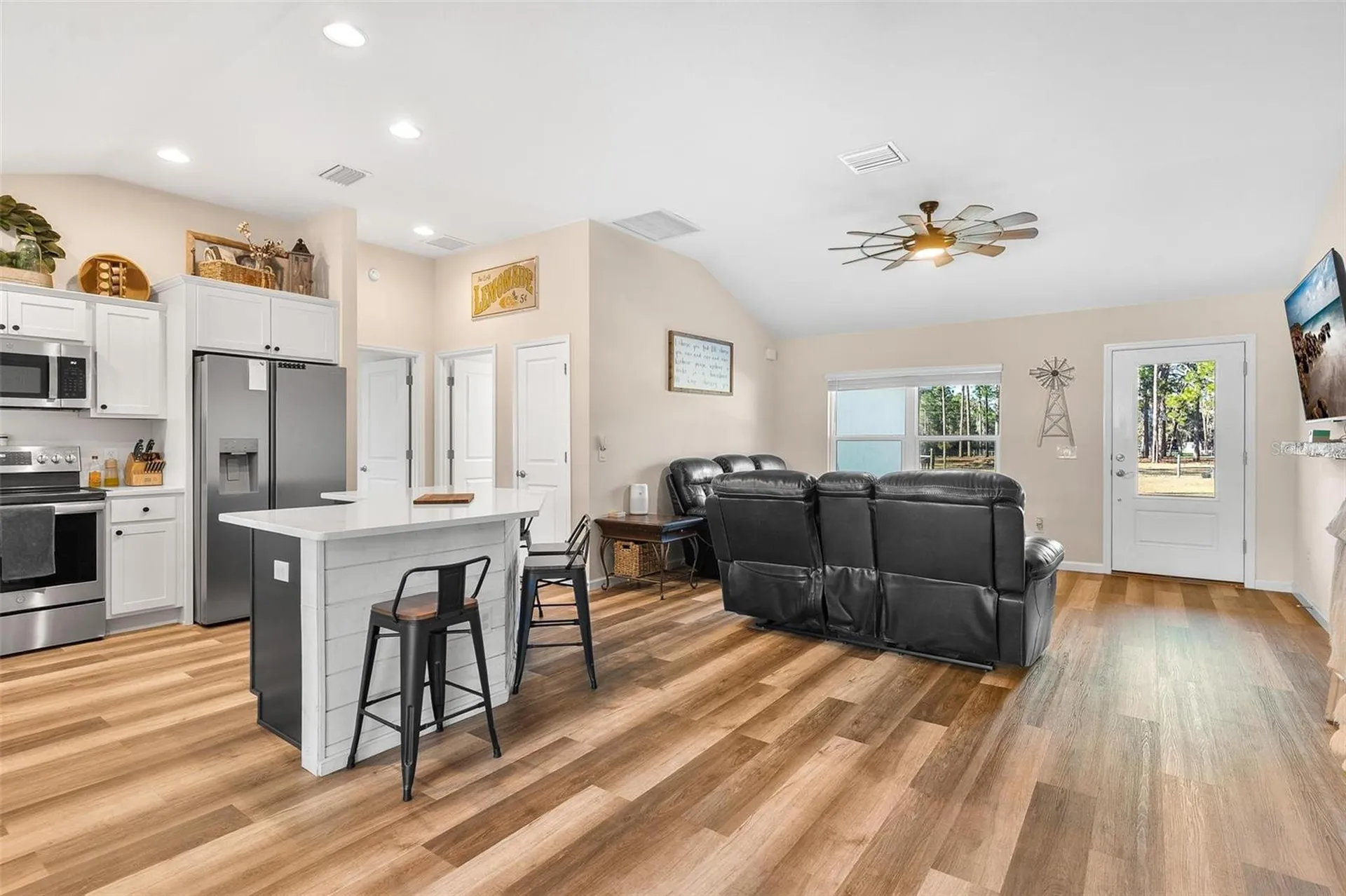 2495 County Road 245d Oxford FL 34484