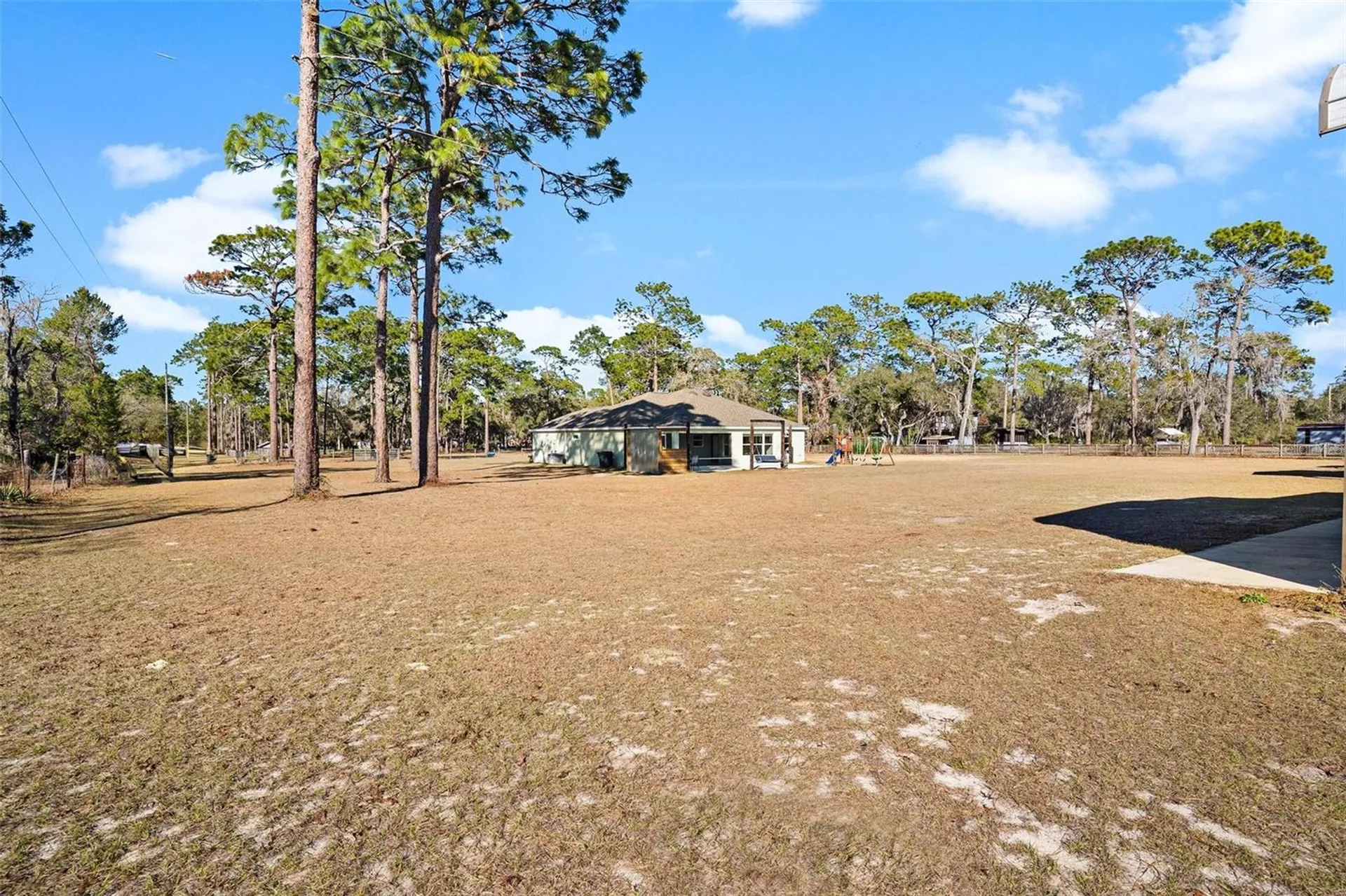 2495 County Road 245d Oxford FL 34484