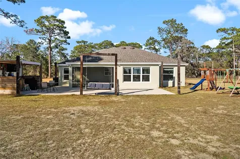 2495 County Road 245d Oxford FL 34484