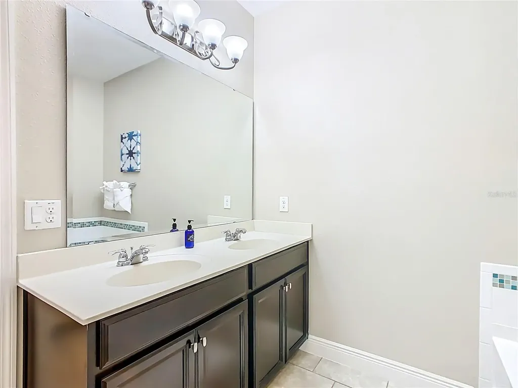 5128 Oakbourne Avenue Davenport FL 33837