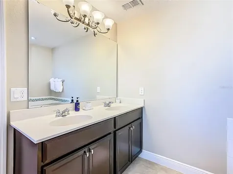 5128 Oakbourne Avenue Davenport FL 33837