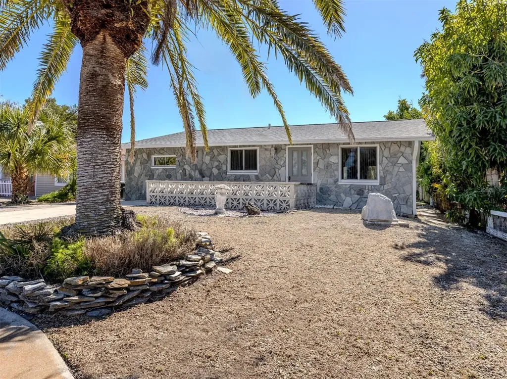 325 Palmetto Road W Nokomis FL 34275