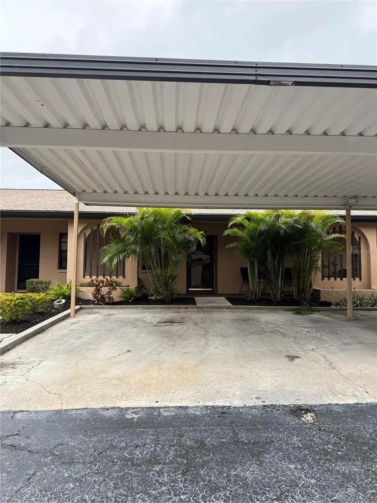 2808 60th Avenue W Bradenton FL 34207