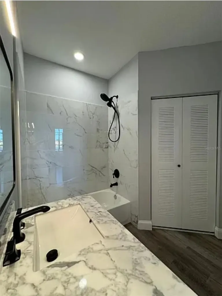 9820 Lake Chase Island Way Tampa FL 33626