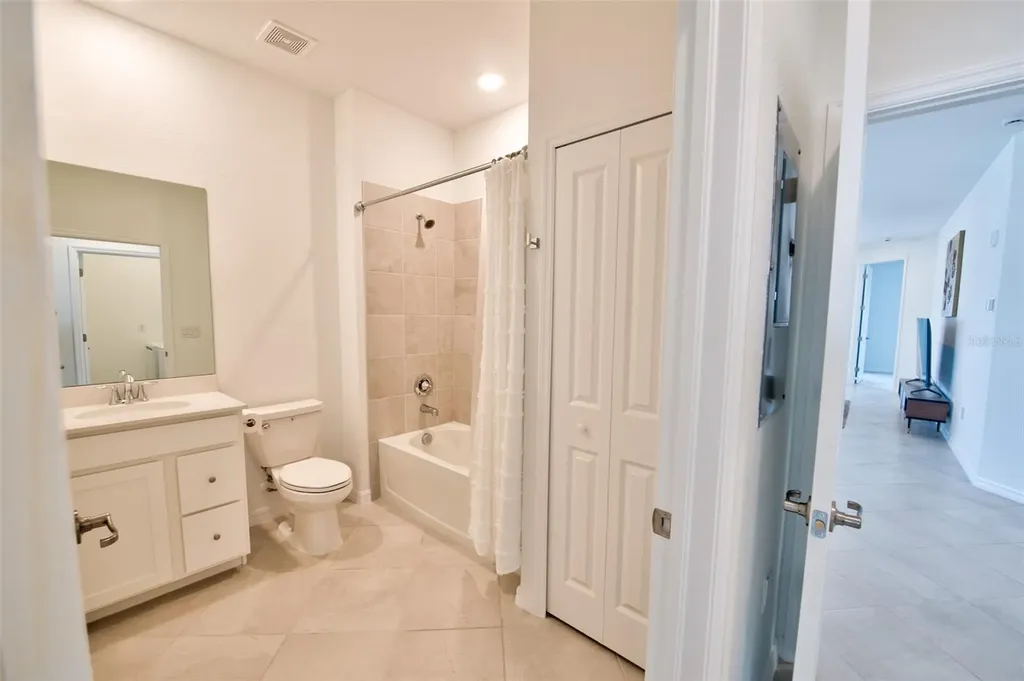 5707 N Honore Avenue Sarasota FL 34243
