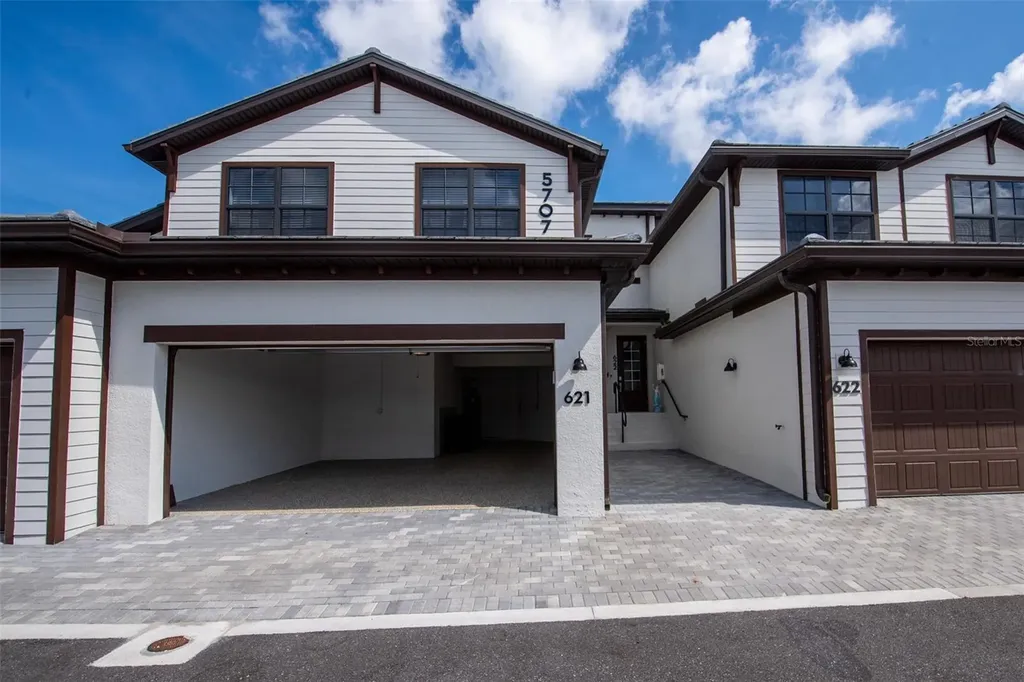 5707 N Honore Avenue Sarasota FL 34243