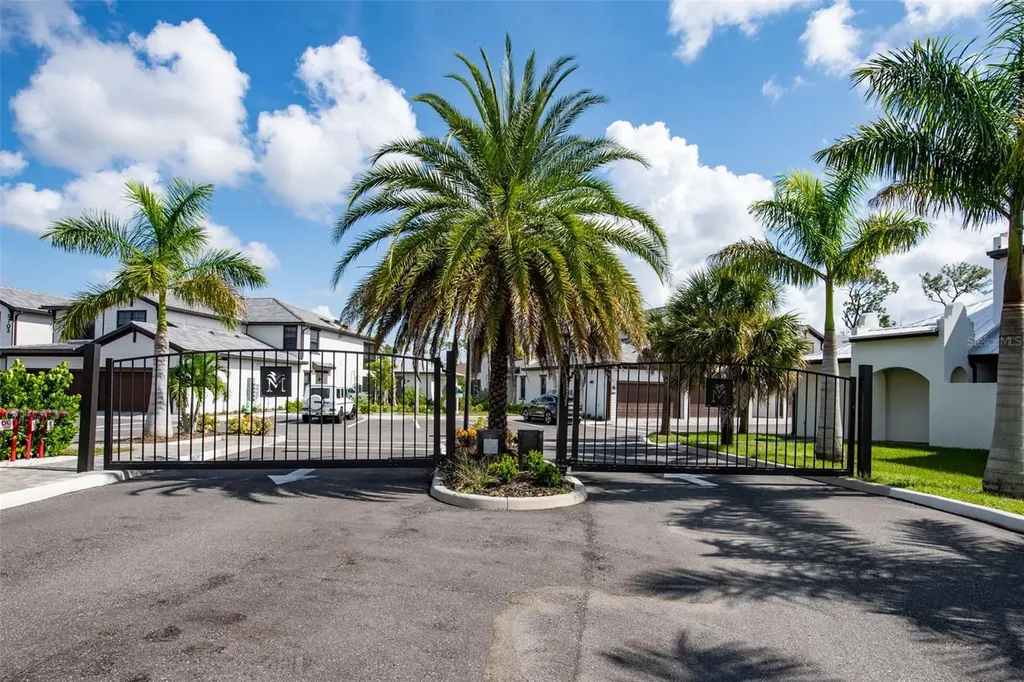 5707 N Honore Avenue Sarasota FL 34243