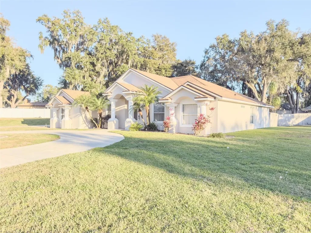 4 Weston Road Leesburg FL 34748
