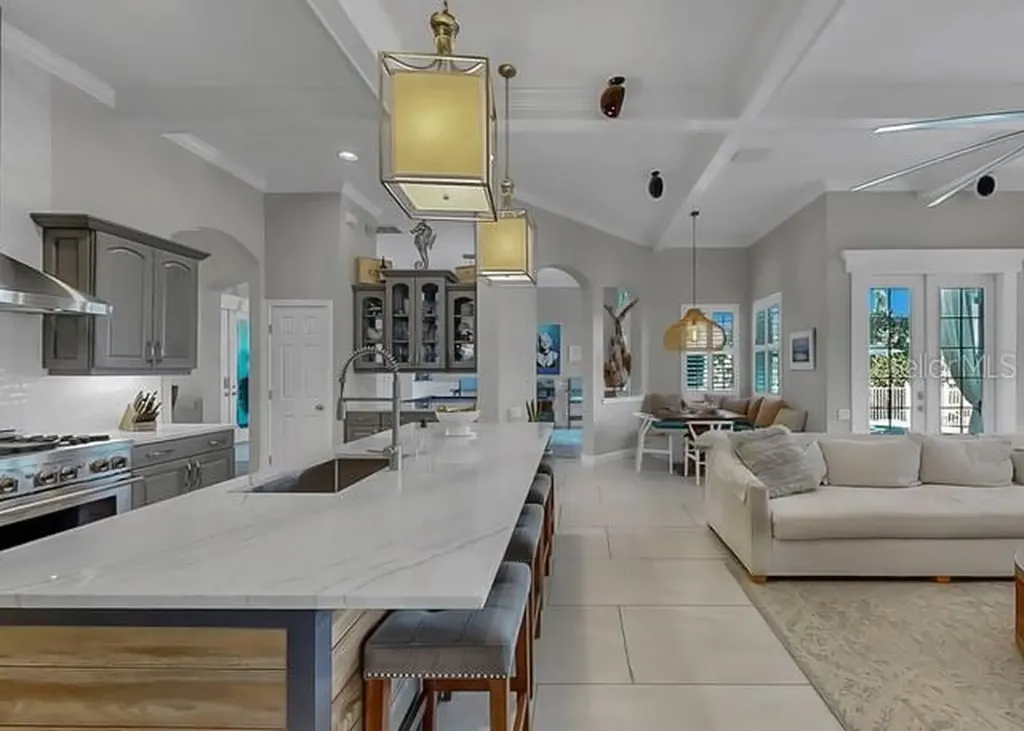 714 Islebay Drive Apollo Beach FL 33572