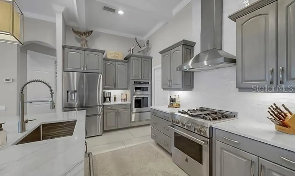 714 Islebay Drive Apollo Beach FL 33572