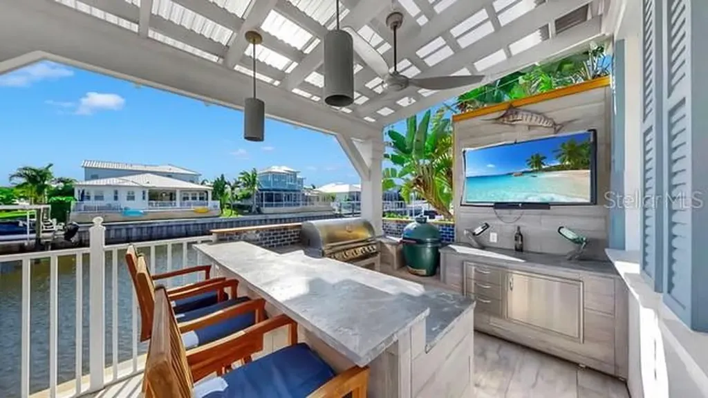 714 Islebay Drive Apollo Beach FL 33572