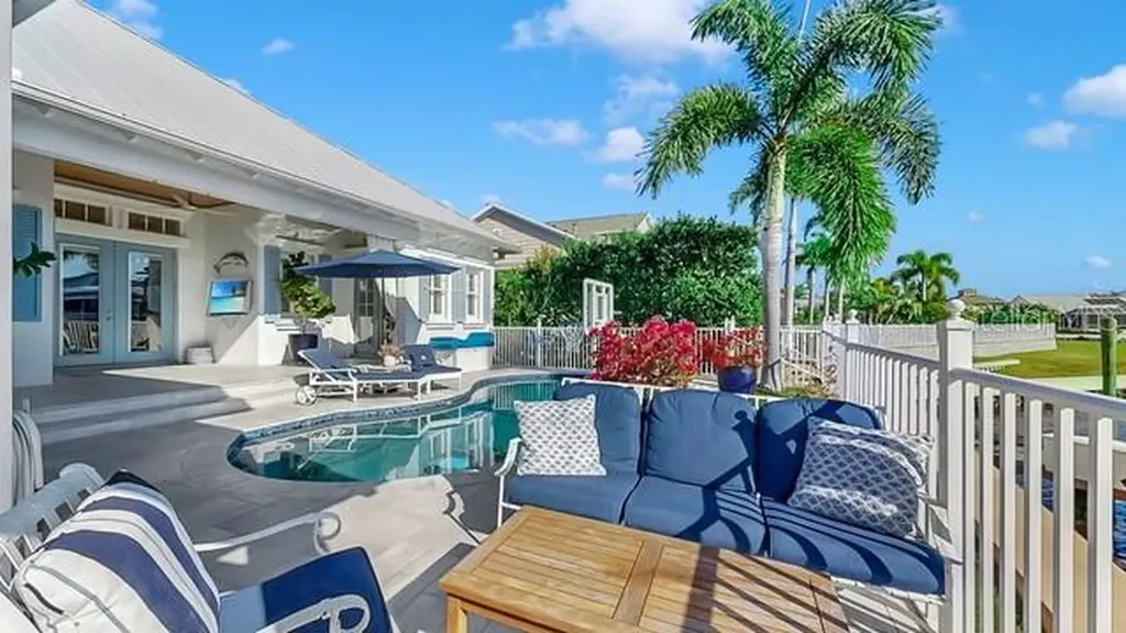 714 Islebay Drive Apollo Beach FL 33572