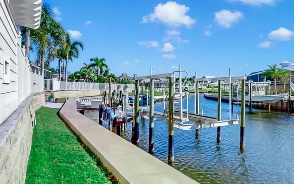 714 Islebay Drive Apollo Beach FL 33572