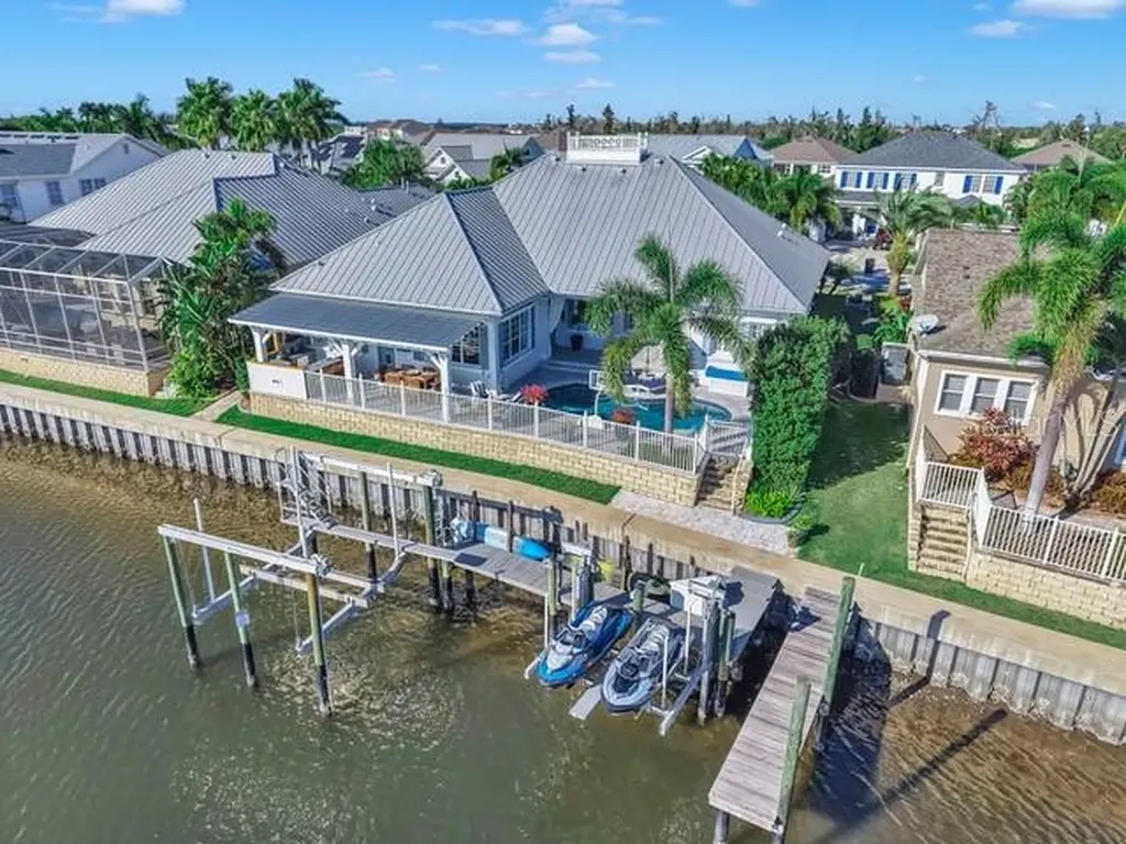 714 Islebay Drive Apollo Beach FL 33572