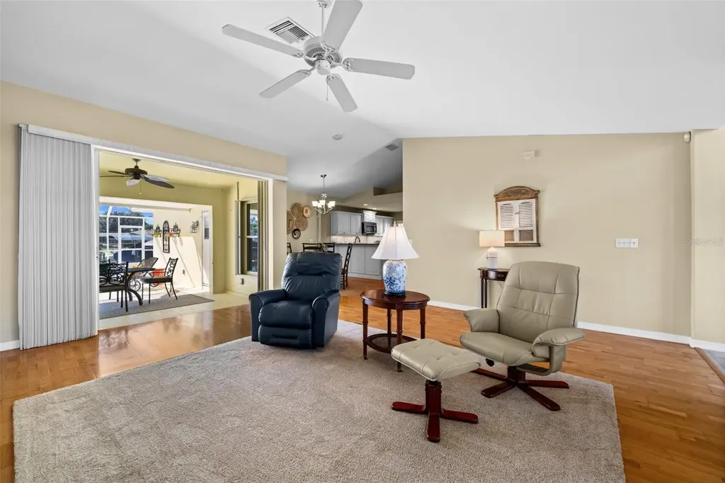 2926 SW 38th Terrace Cape Coral FL 33914