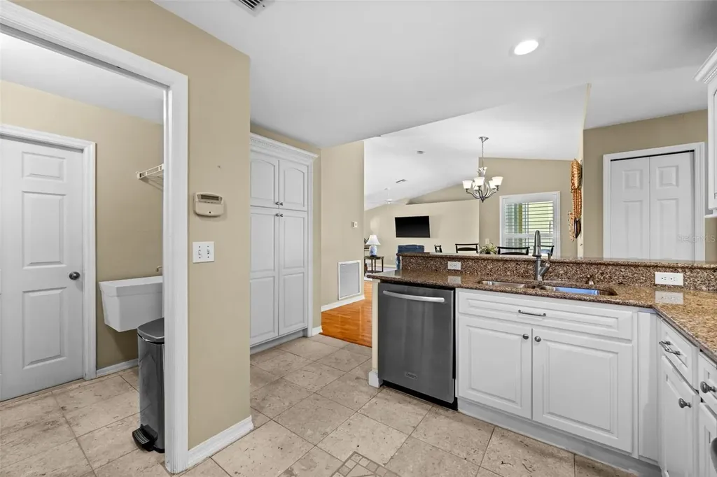 2926 SW 38th Terrace Cape Coral FL 33914