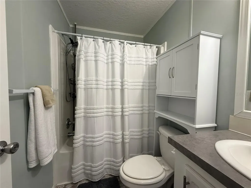 124 E Saint Annes Circle Apollo Beach FL 33572