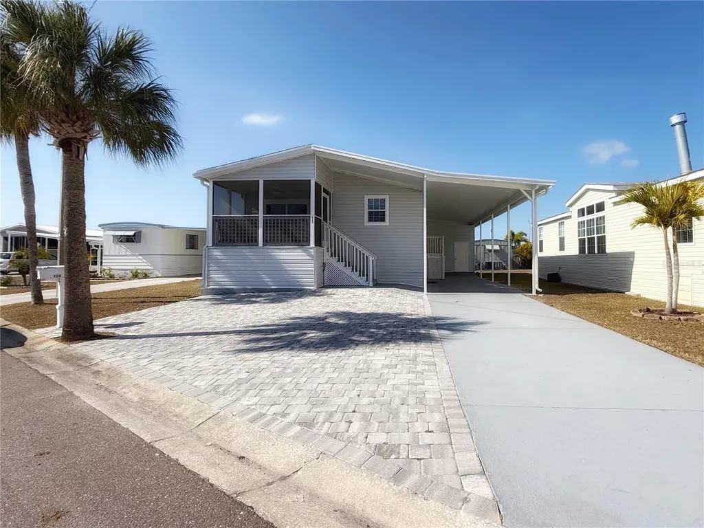 124 E Saint Annes Circle Apollo Beach FL 33572
