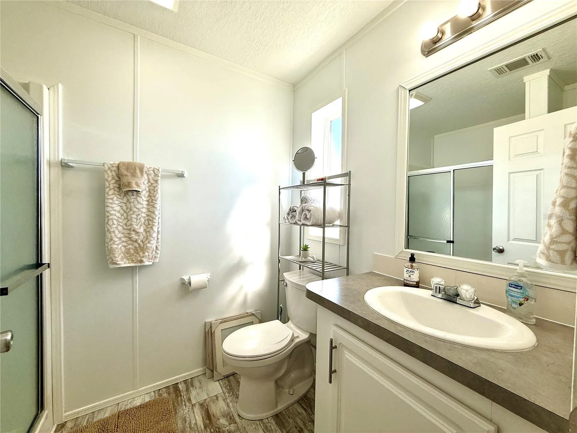 124 E Saint Annes Circle Apollo Beach FL 33572