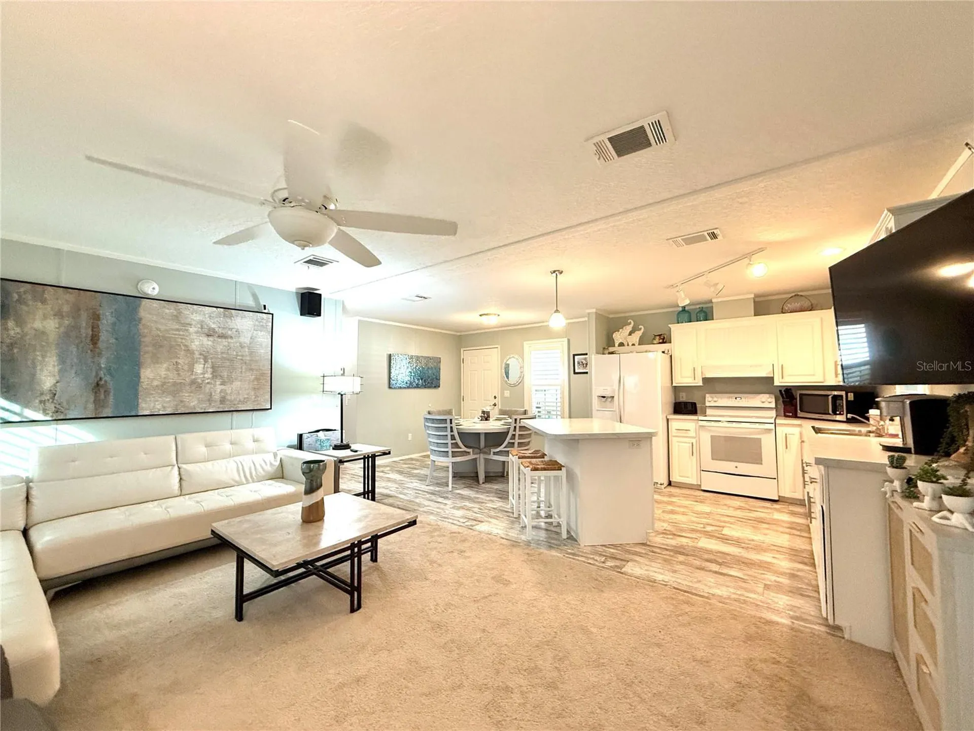 124 E Saint Annes Circle Apollo Beach FL 33572