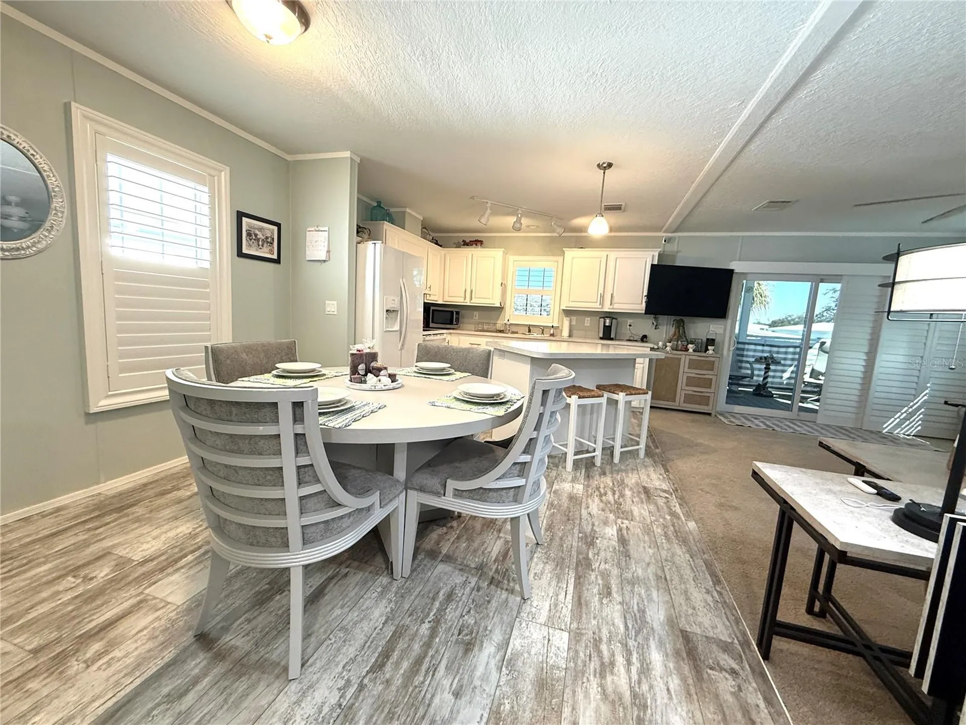 124 E Saint Annes Circle Apollo Beach FL 33572