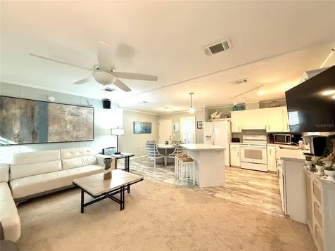 124 E Saint Annes Circle Apollo Beach FL 33572