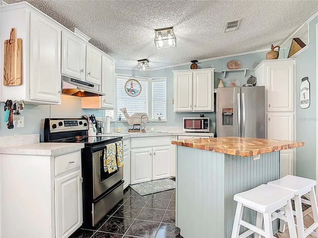70 & 71 Eagle Point S Osteen FL 32764