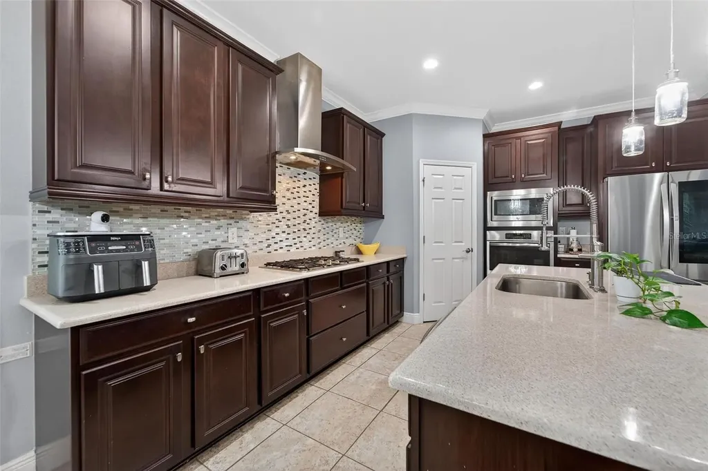 7032 Old Benton Drive Apollo Beach FL 33572