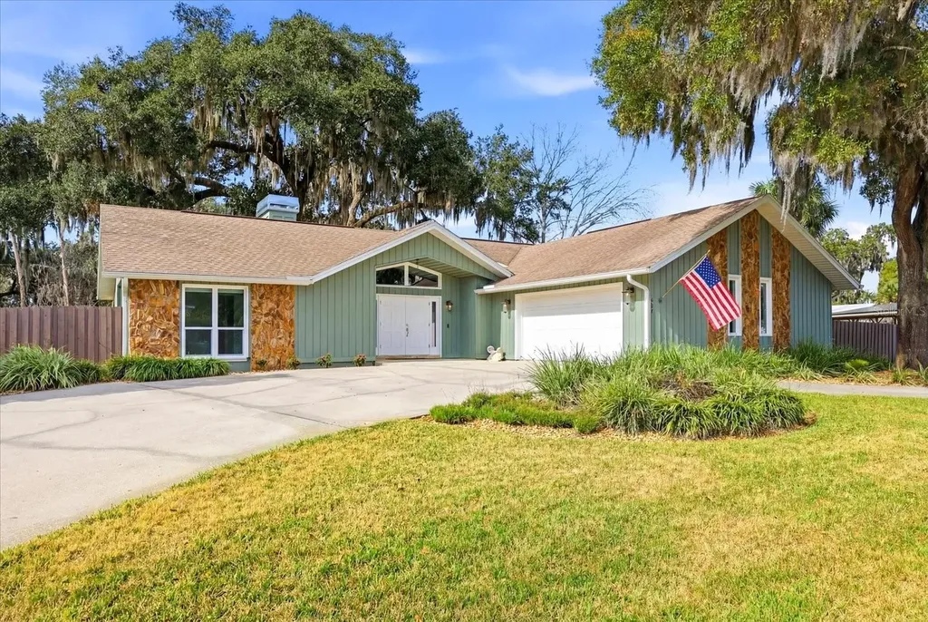 204 SE 2nd Avenue Crystal River FL 34429