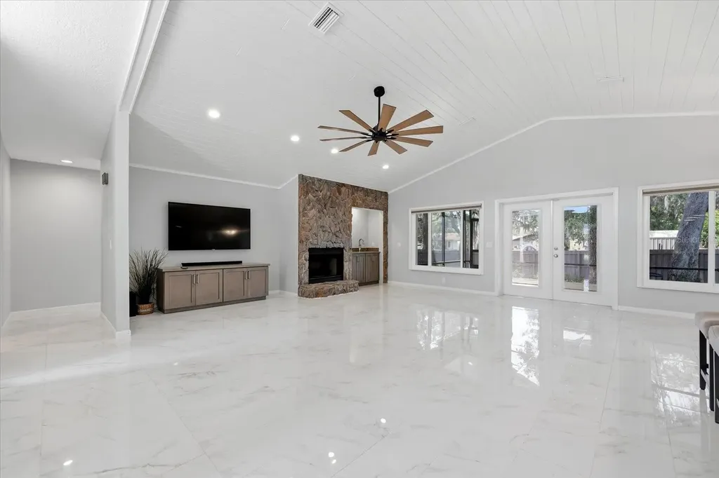 204 SE 2nd Avenue Crystal River FL 34429