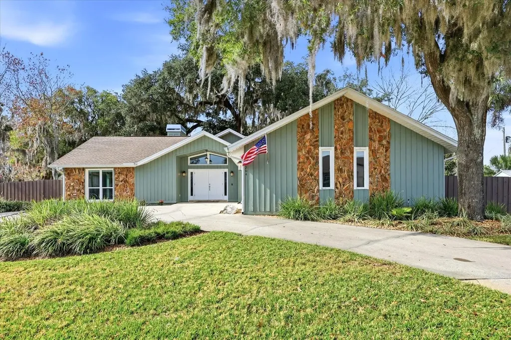 204 SE 2nd Avenue Crystal River FL 34429