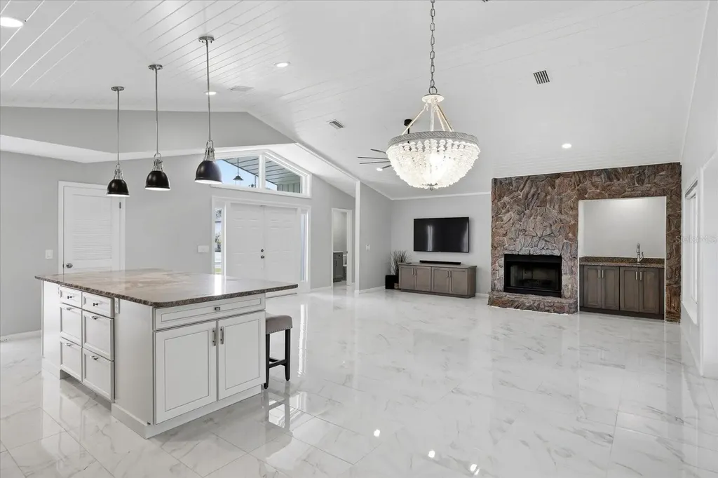 204 SE 2nd Avenue Crystal River FL 34429