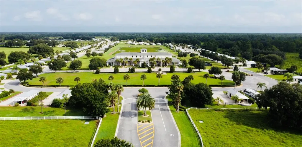 9469 SE 49th Terrace Webster FL 33597