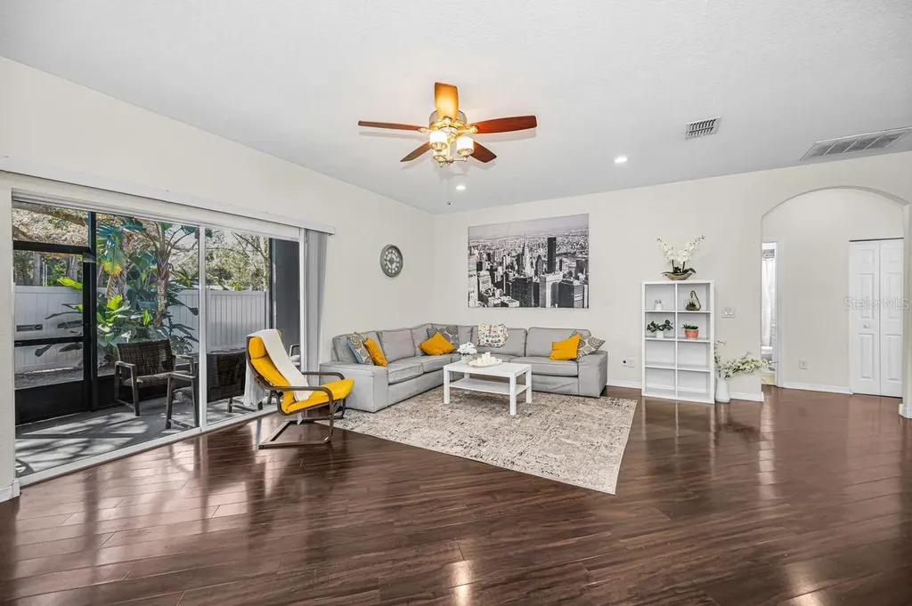 1239 Vista Way Clearwater FL 33755