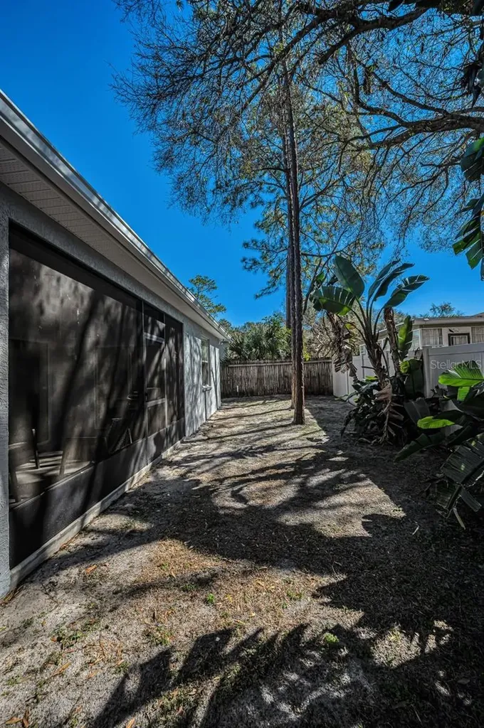 1239 Vista Way Clearwater FL 33755