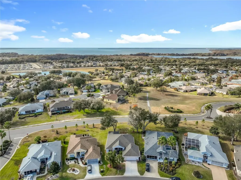 5685 Gulf Stream Street Tavares FL 32778