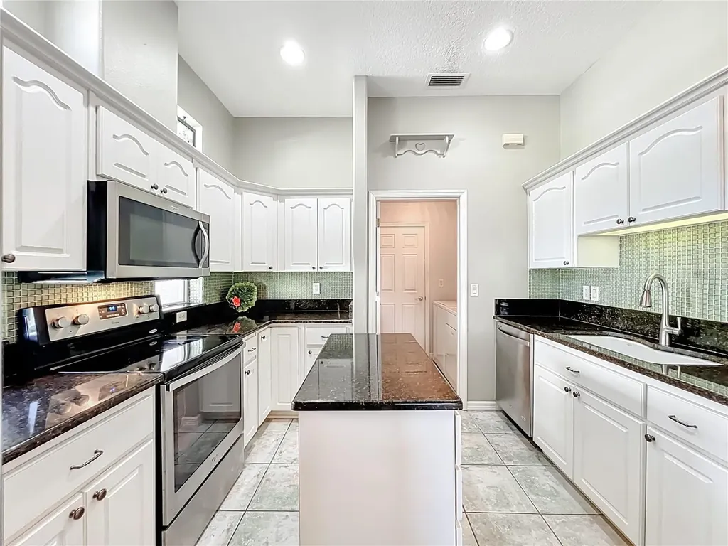 5685 Gulf Stream Street Tavares FL 32778