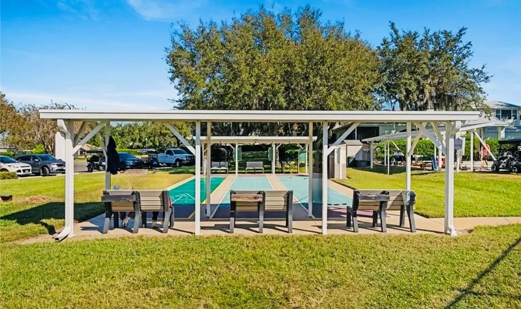 5685 Gulf Stream Street Tavares FL 32778