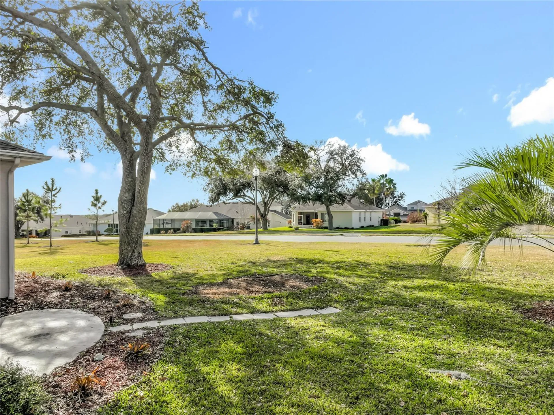 5685 Gulf Stream Street Tavares FL 32778