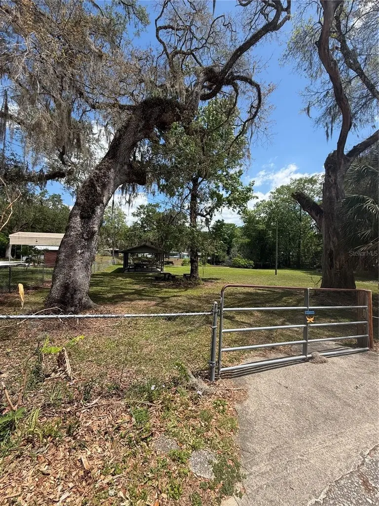 9374 Cr 657 Bushnell FL 33513