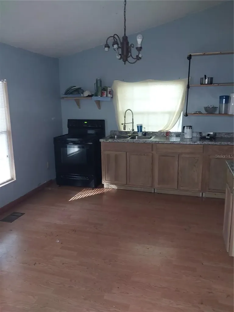 1823 Welcome Road Lithia FL 33547