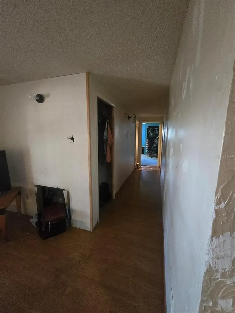 1823 Welcome Road Lithia FL 33547