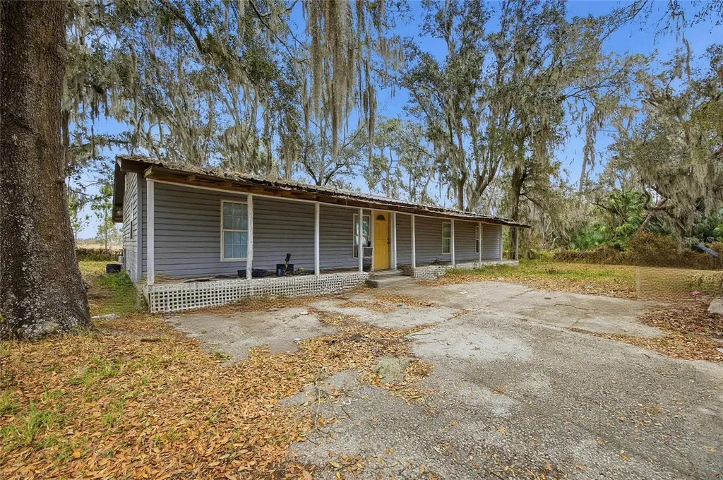 1823 Welcome Road Lithia FL 33547