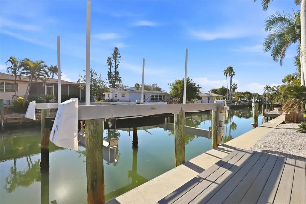 552 Juan Anasco Drive Longboat Key FL 34228